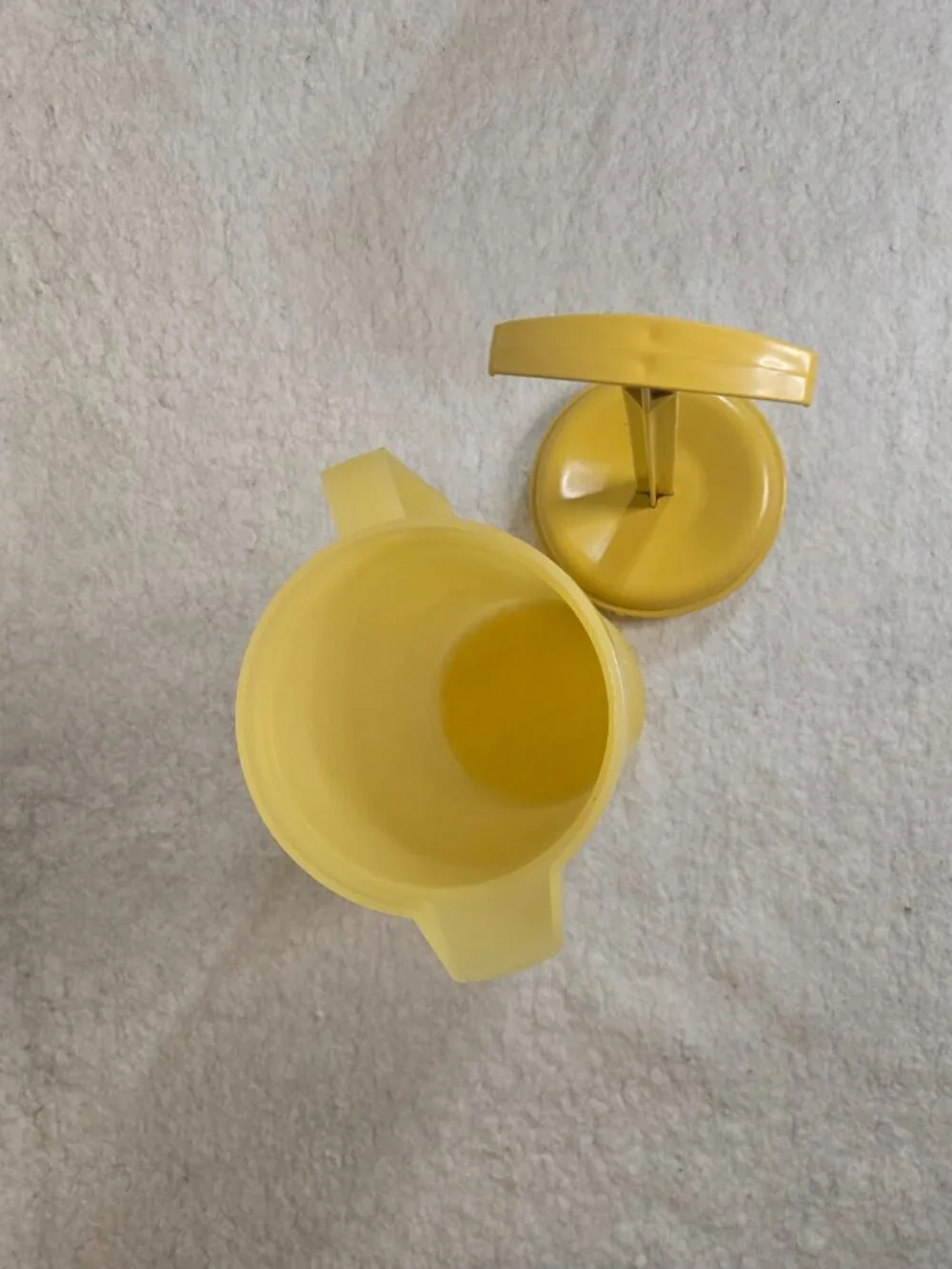 Vintage 2 Qt Federal Housewares Measuring Mixer Pitcher Yellow 1970s